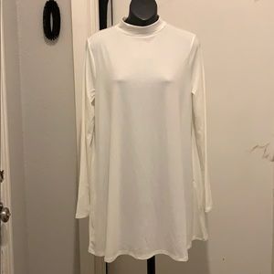 🦋 3 for $10
Long sleeve top soft NWOT never worn
